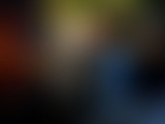 Choca a vehículo estacionado por conducir a exceso de velocidad