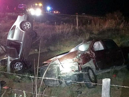 Un muerto y cuatro heridos en choque en carretera Ojo Laguna a Flores Magón