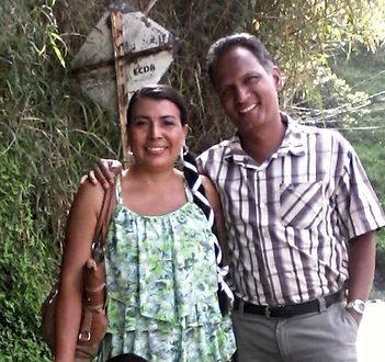 LA ESPOSA DEL AUTOR DEL PROYECTO