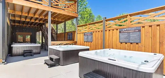Bear Mountain Lodge - Hot Tub.jpg