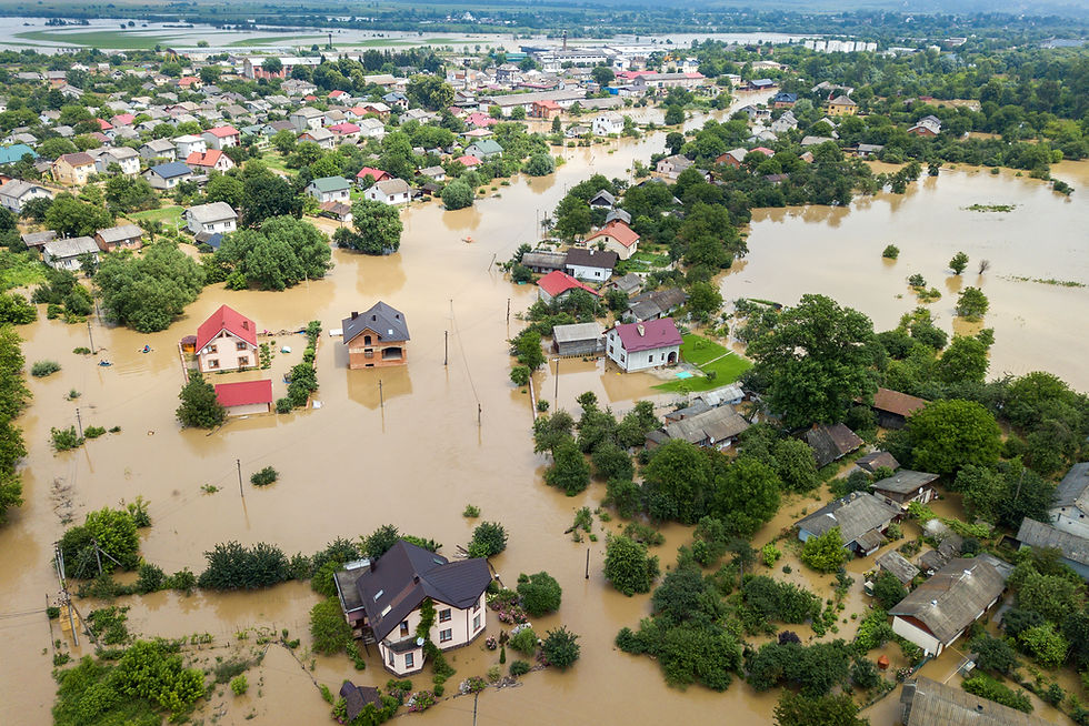大規模な洪水により住宅街が冠水している上空からの様子