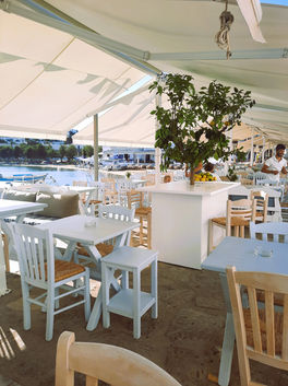Piso livadi taverna
