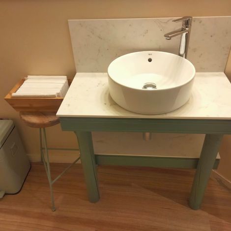 Imagen baño LAKERAMIK SL porcelánico