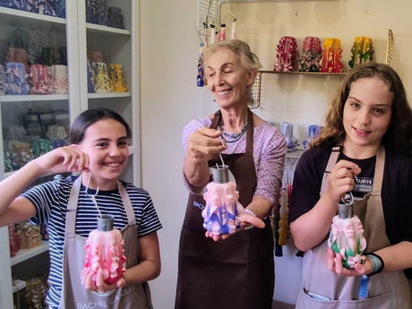 סבתא, בואי ליצור זיכרון – סדנה קסומה לגילוף נרות עם הנכדים