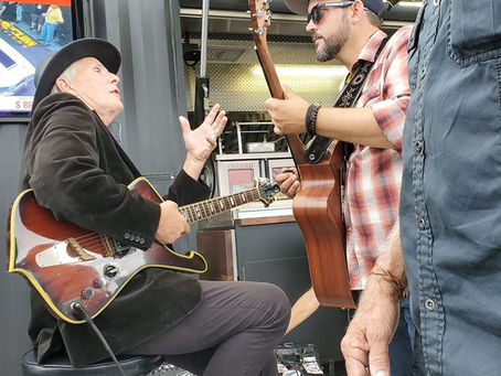 Slickwood plays with Legends!