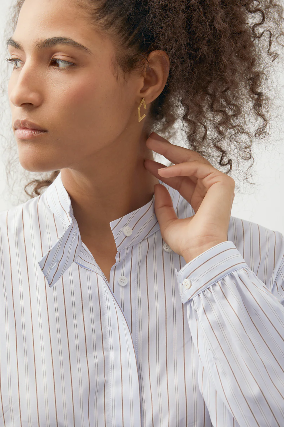 Photography: Rosario Torrijos; Video: Joao Castela; Photography Assistants: Luis Pedro Ferreira  + Duarte Laúndos;  Model: Sara Arredondom da Isla Management; Casting Director: Momo M LLonch at Gaze Cast; Hair and Make-up Flávia Mendes