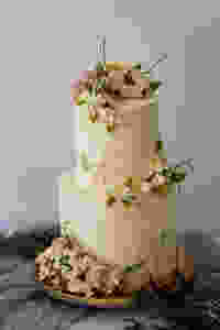 Buttercream Realistic Wedding Flowercake