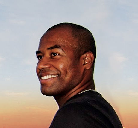 profile pic_black tshirt.jpg