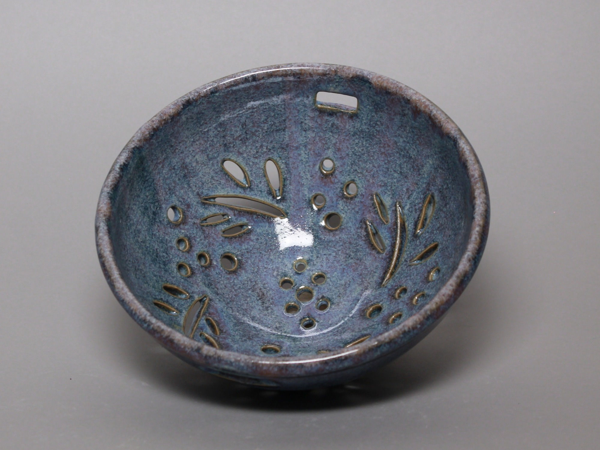 blue floral gloss berry bowl handle