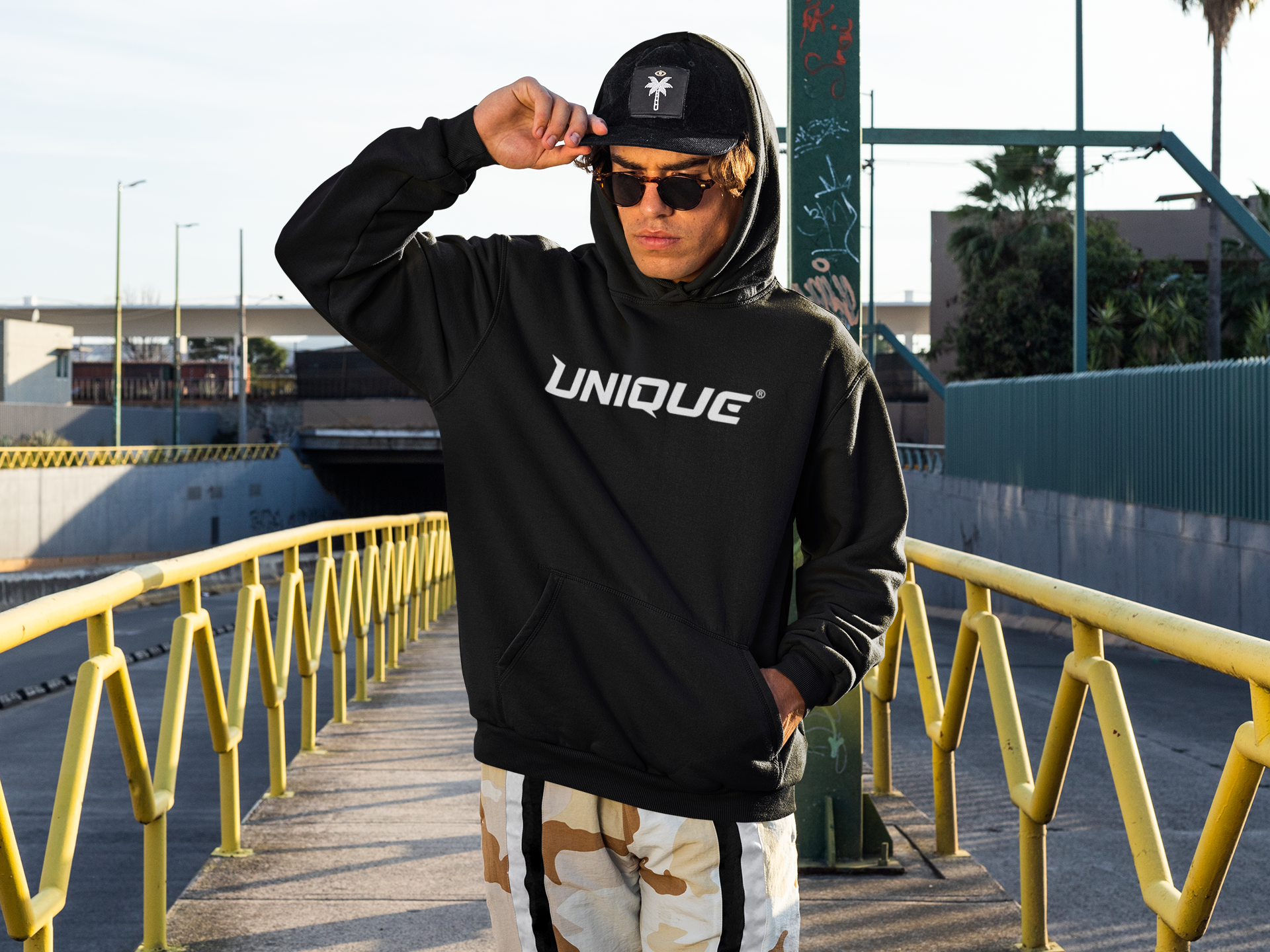 Premium Black/White Hoodie 320g/m²