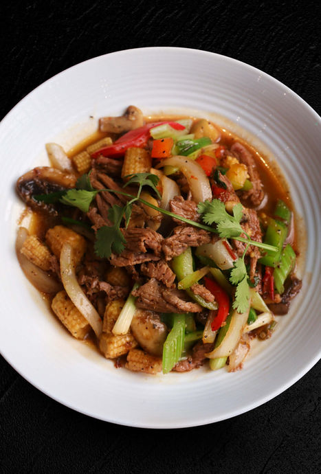 delicious-stir-fried-beef-dish-colorful-vegetables-cilantro-thai-food-katy
