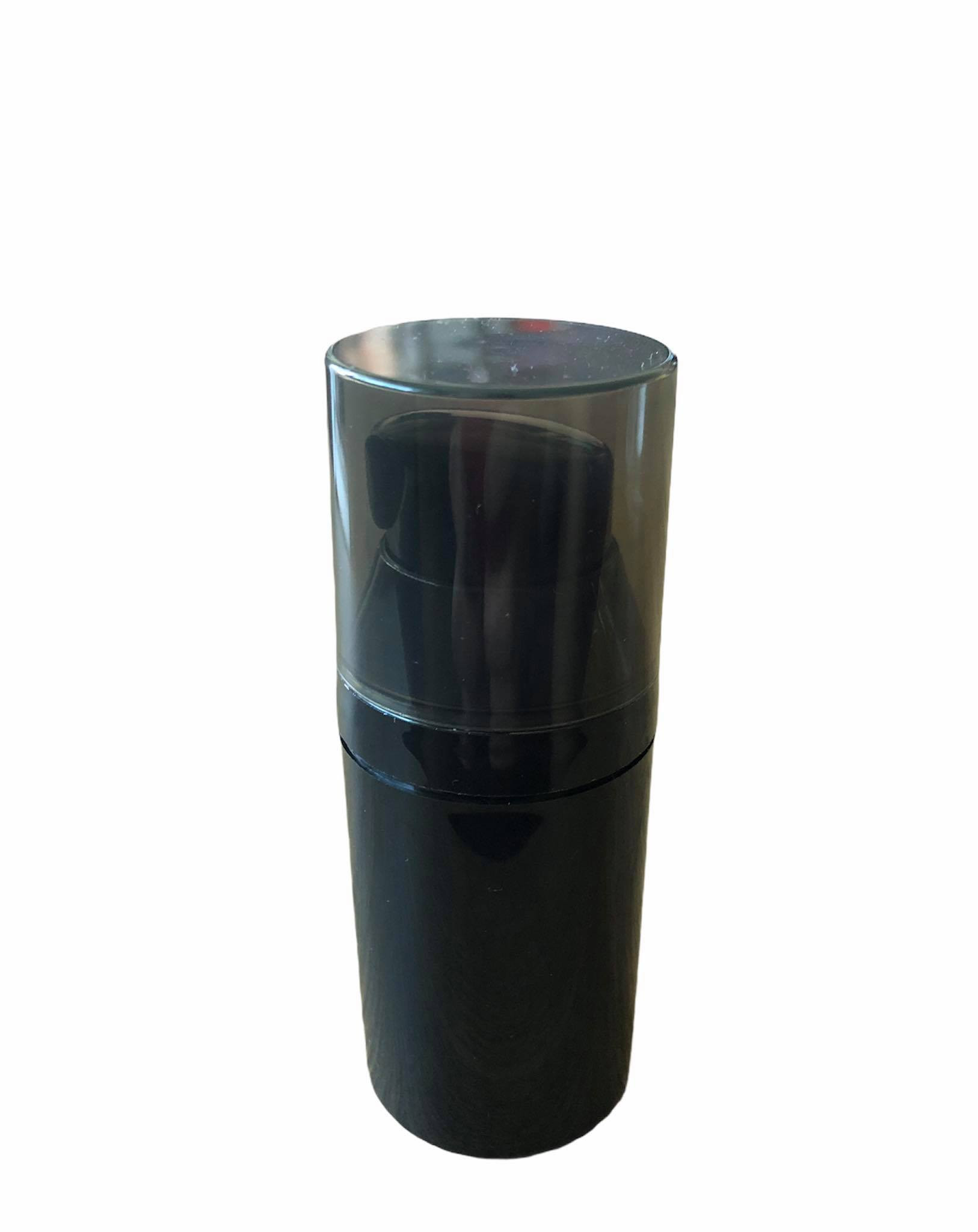 Juodas plastikinis airless buteliukas