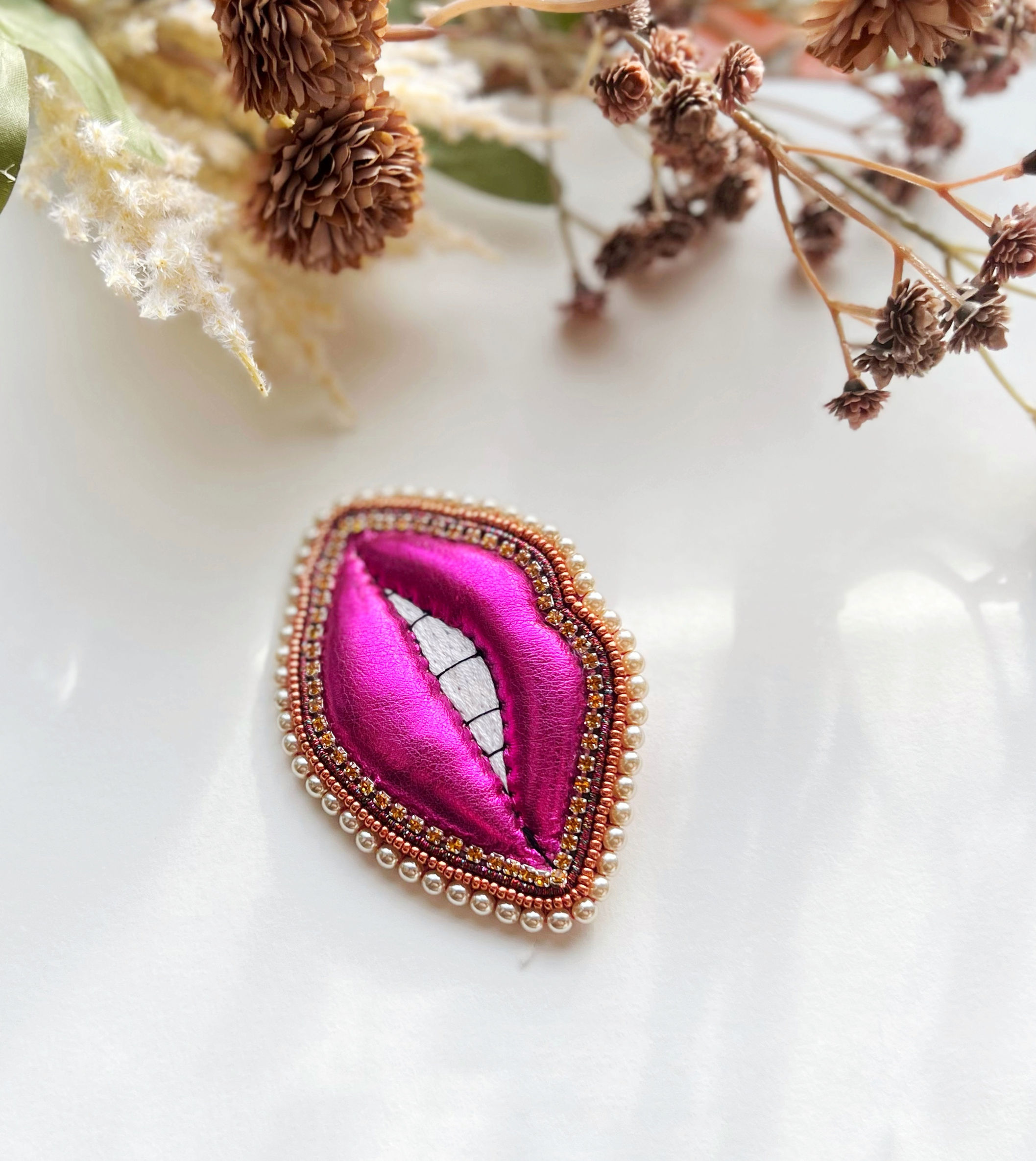 SOLDE - BROCHE BOUCHE XL ROSE