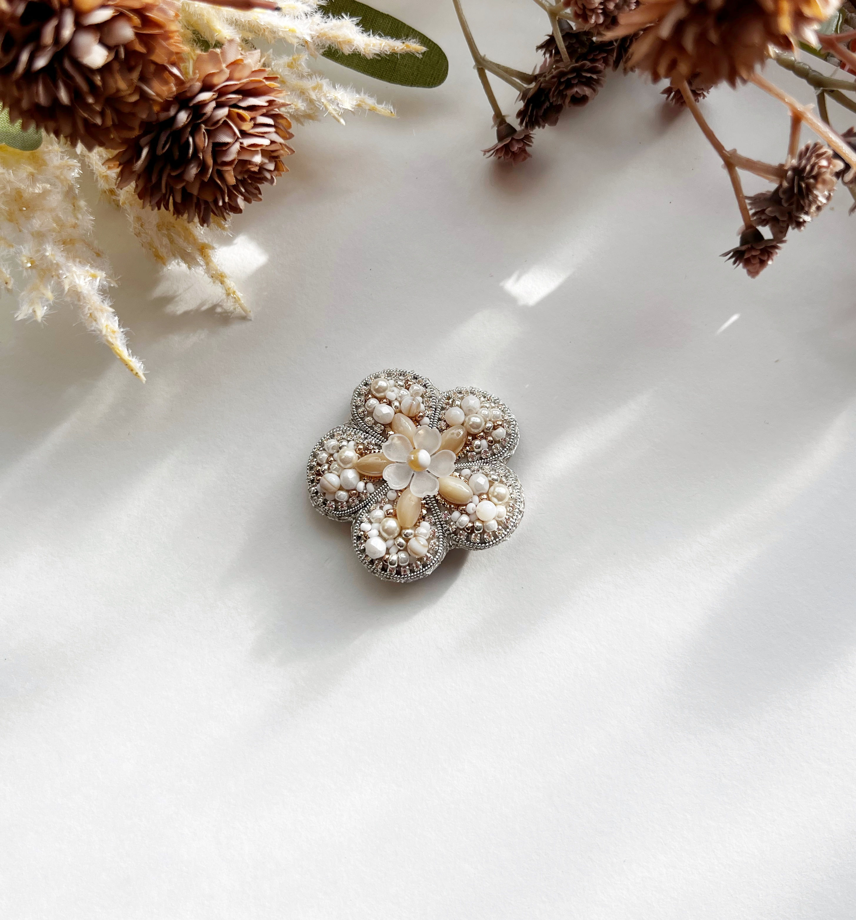 Broche fleur d’hiver 