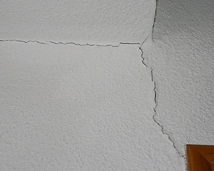 Estudio de grietas en edificio