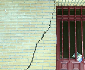 Tasación de reparaciones de daños de grietas en casas