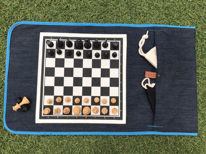 Echiquier fabriqué en tissus Jean Denim avec contour bleu - Jeu d'échecs aimanté Enroulable avec option de personnalisation