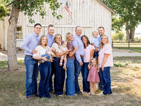 Extended Family Photos in Windsor, Colorado
