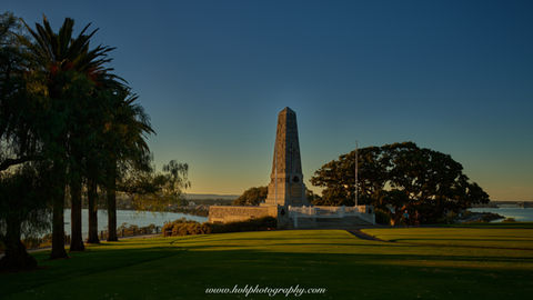 ANZAC Memorial Perth, Kings Park sunrise, Kings Park sunset, Perth war memorial, Swan River views, peaceful landmarks WA, remembrance Australia, Perth photography spots, city skyline Perth, travel photography Western Australia