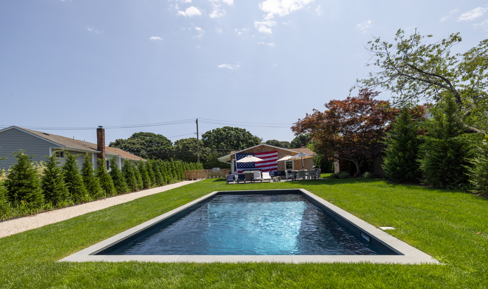 Flamingo Ave Montauk Pool With Grass Luxury Home Renovation Fairview Builders New York Ham