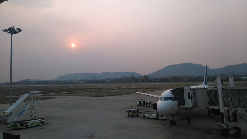 Arrivée sur le tarmac de Luang Prabang le 28 mars