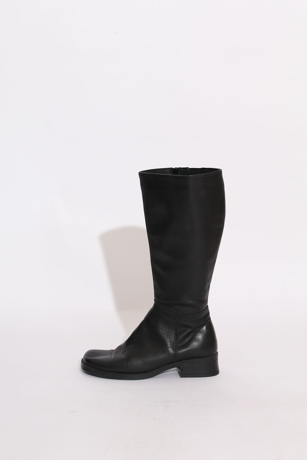 Thumbnail: black boots