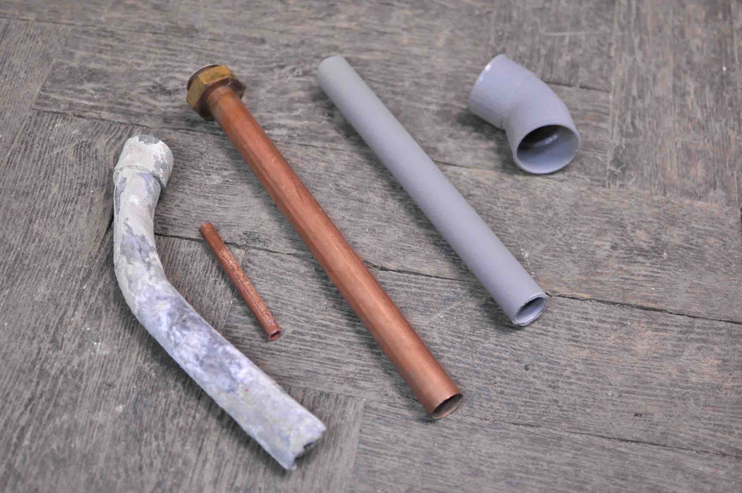 Tuyaux plomb, cuivre et PVC