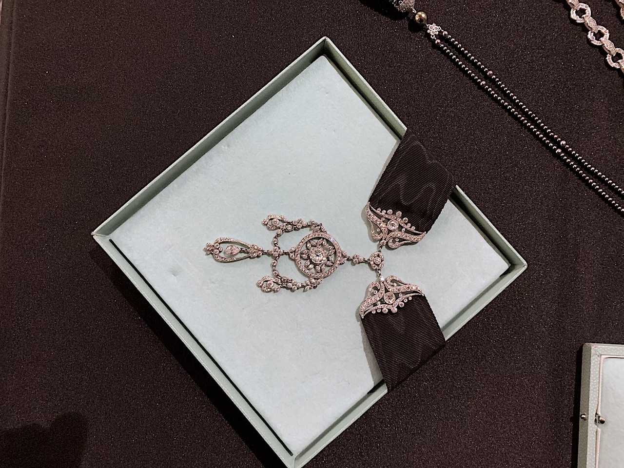 Downton Abbey - The Jewellery_3