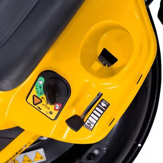 Thumbnail: 30 in. 10.5 HP Briggs & Stratton 6-Speed Gas Rear Engine Riding - Cub Cadet