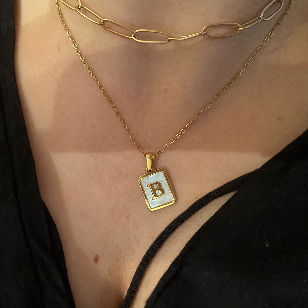 Amélie Initial Necklace