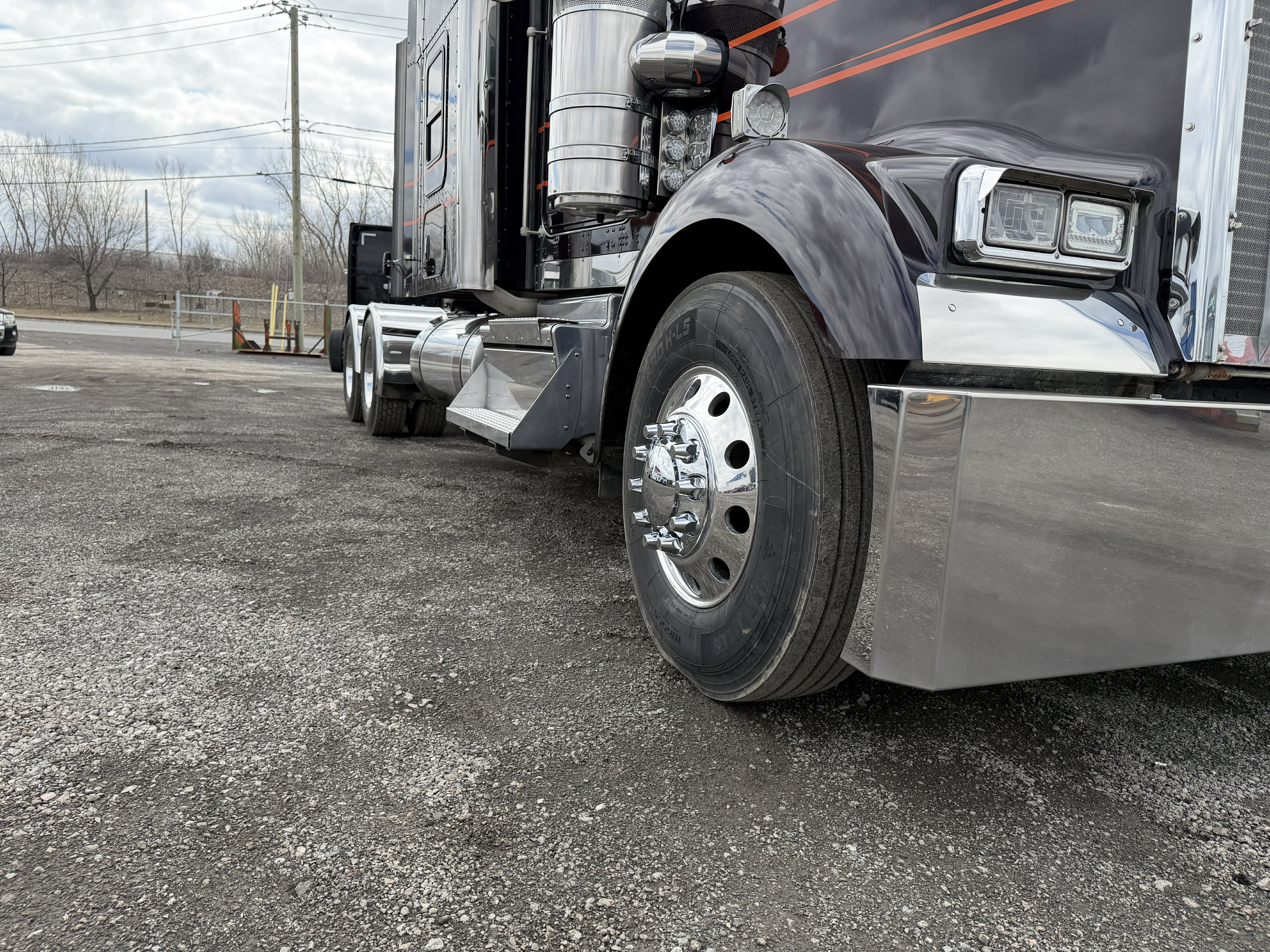 2022 Kenworth W900L 10
