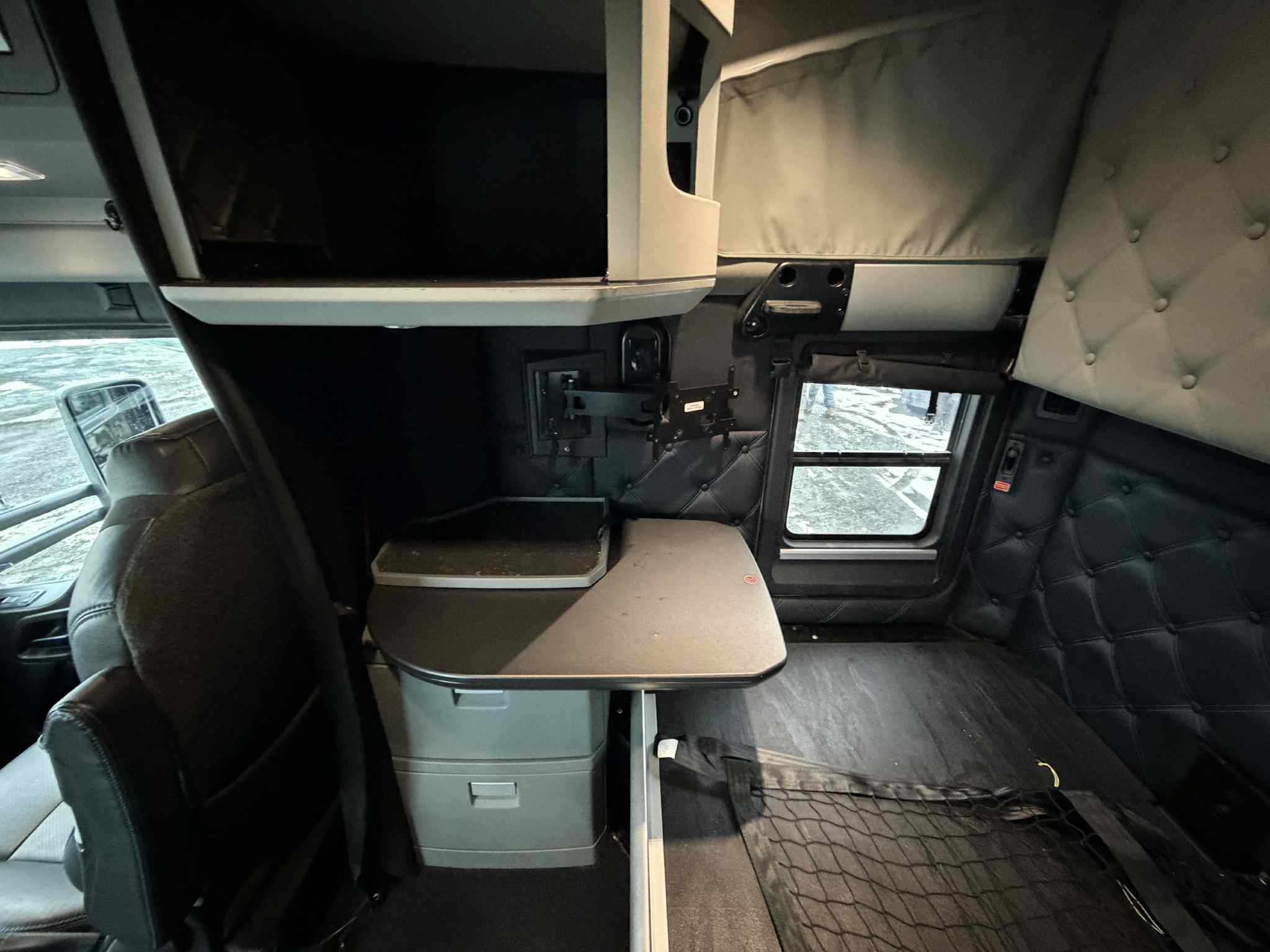 2020 Kenworth W990 12