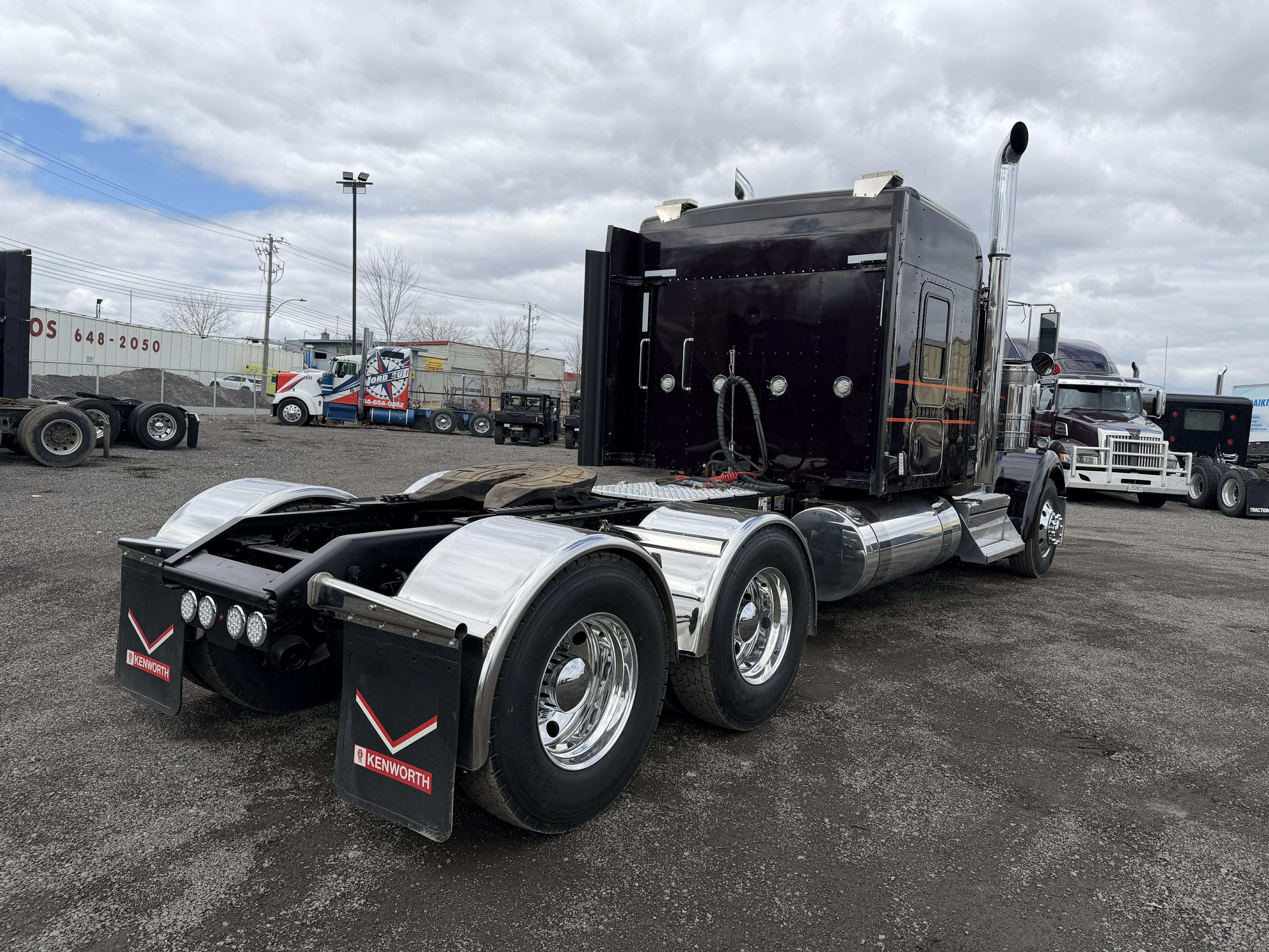 2022 Kenworth W900L 5