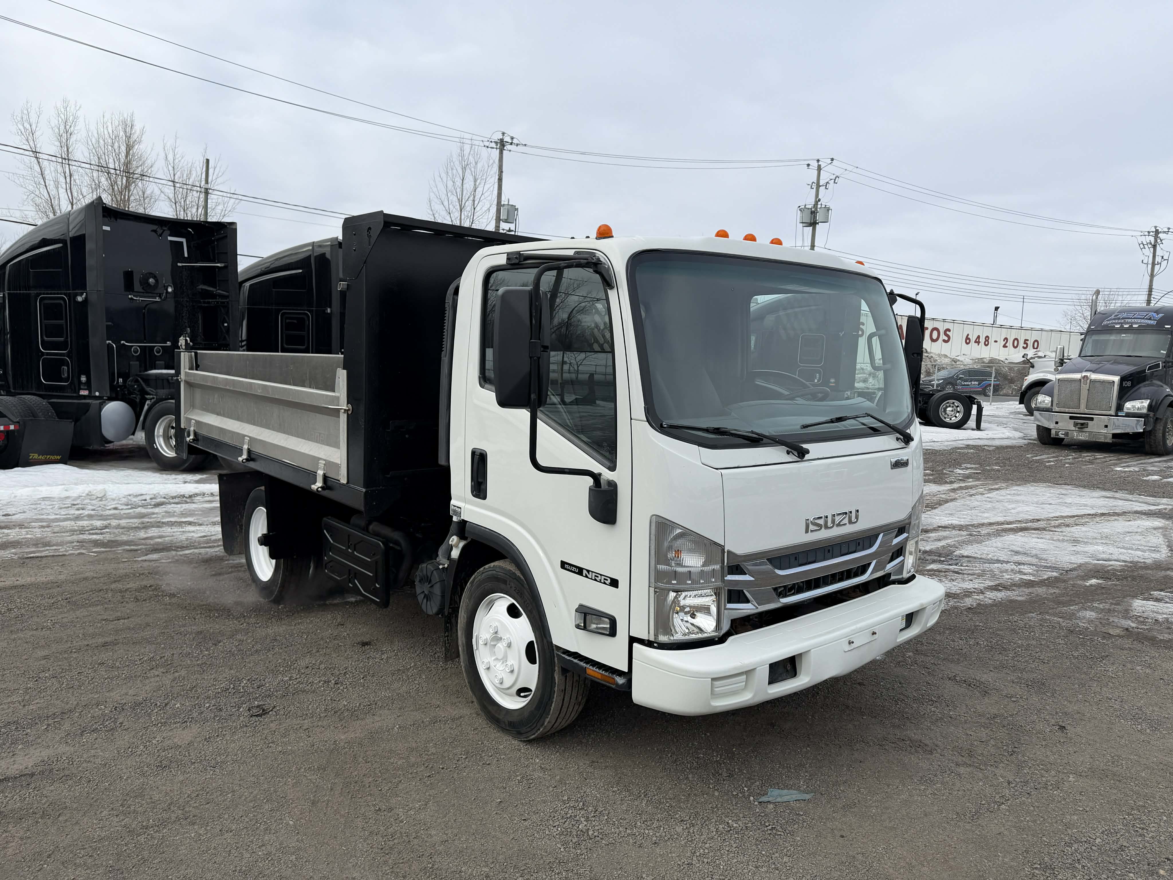 2017 Isuzu NRR 8