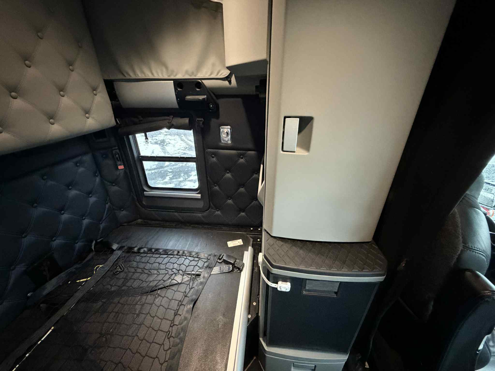 2020 Kenworth W990 14