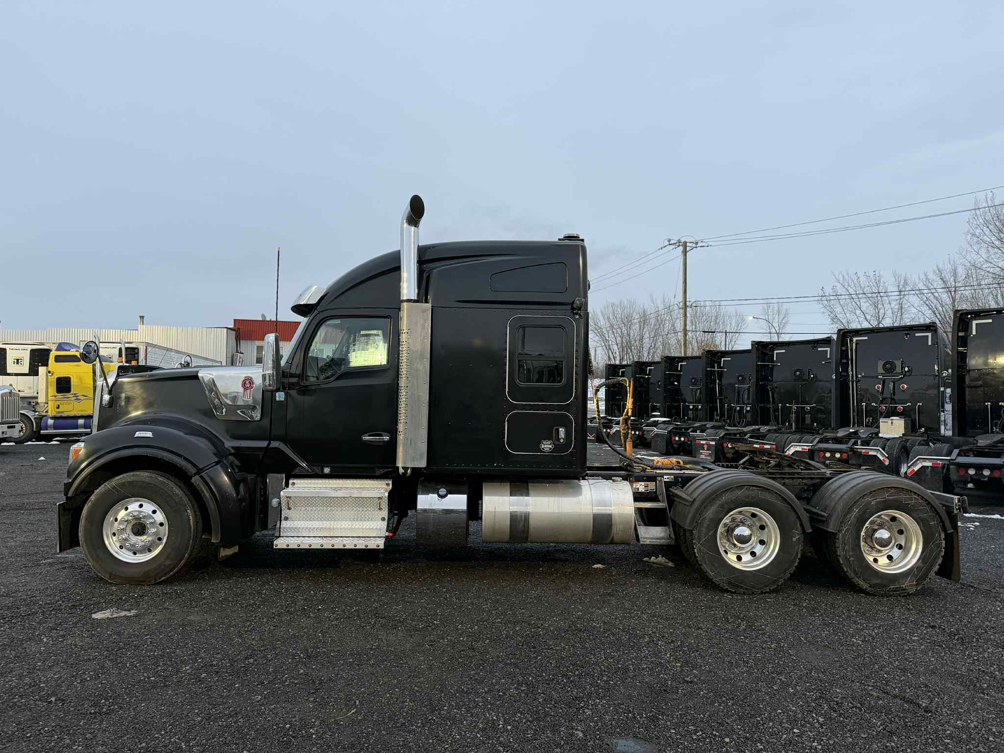 2023 Kenworth W990 2