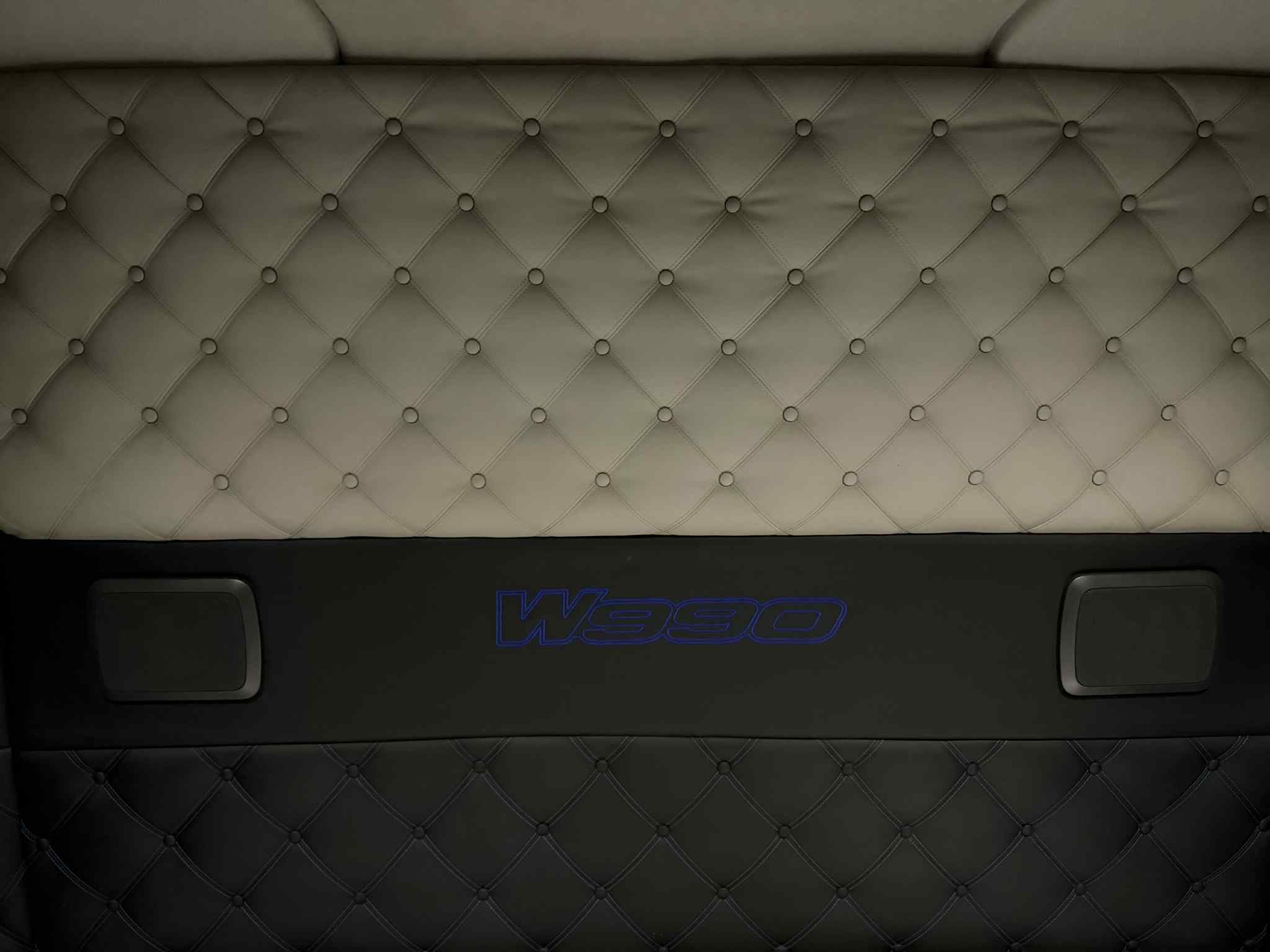2023 Kenworth W990 12