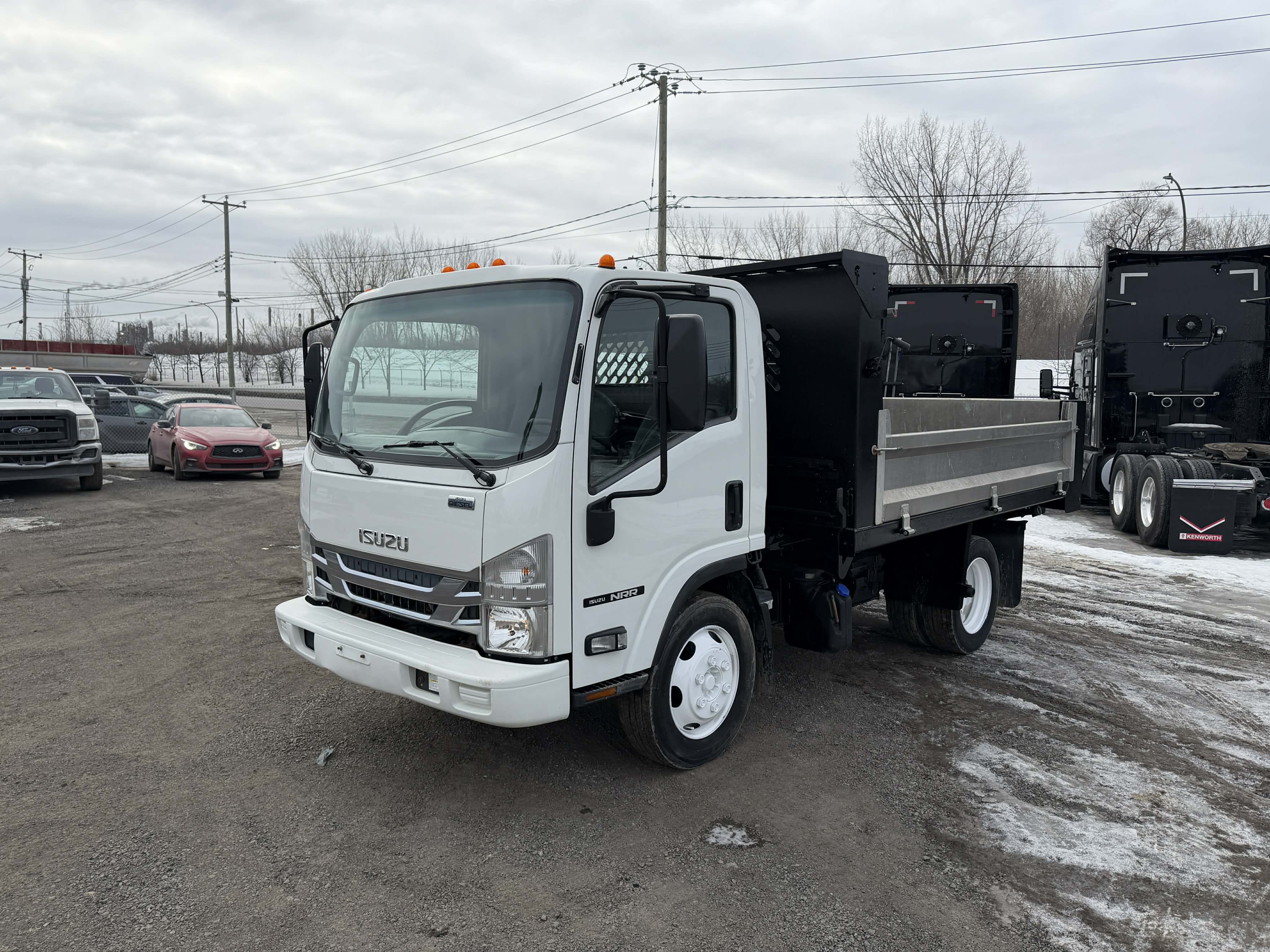 2017 Isuzu NRR 2
