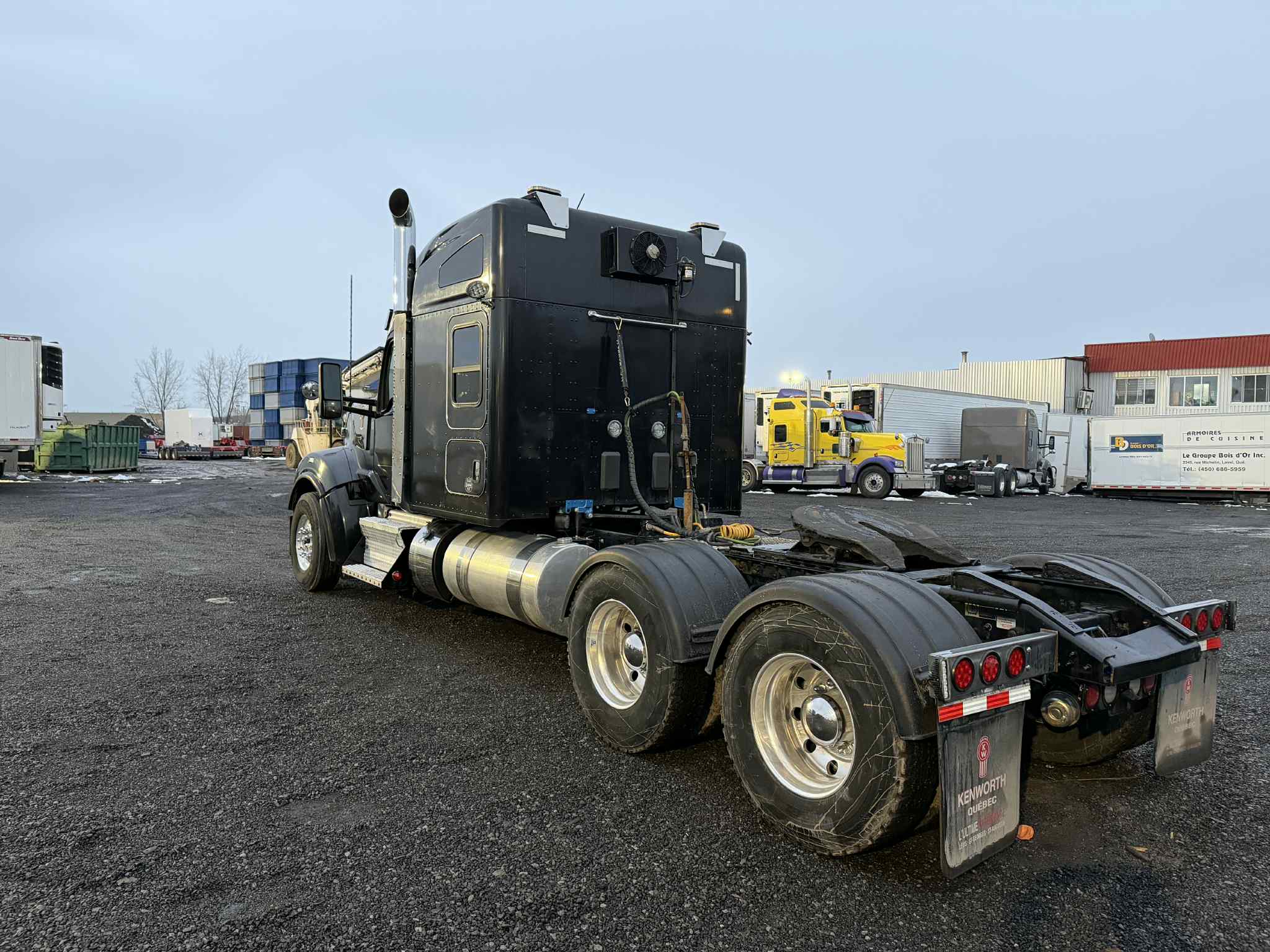 2023 Kenworth W990 3