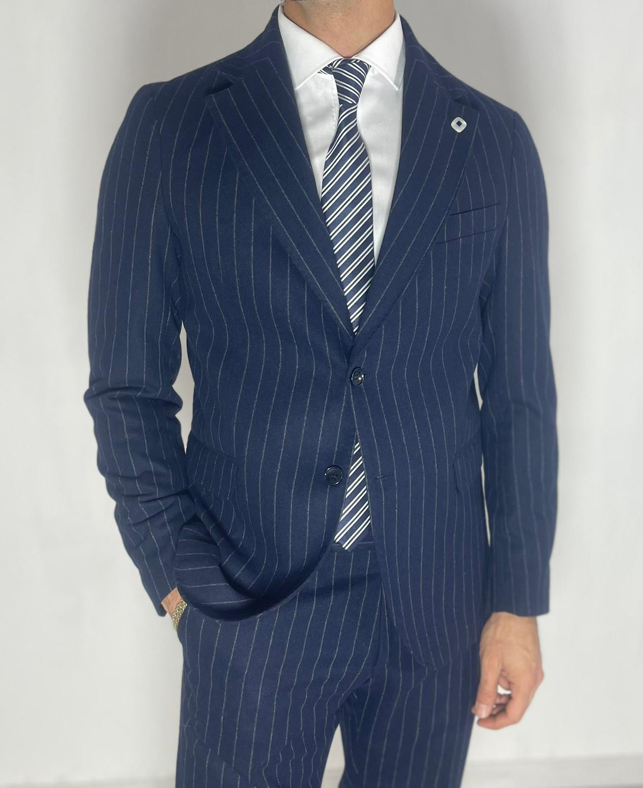 Abito Gessato in Lana Premium Blu