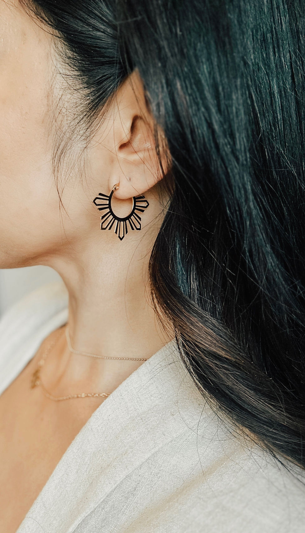 Thumbnail: The Bayani Hoop Earrings - Medium