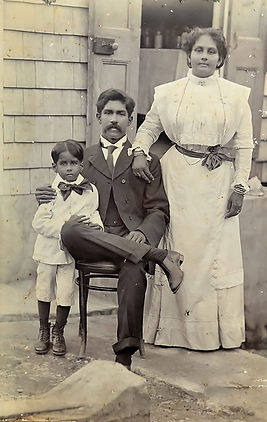 James Lalbeharrisingh with wife Jane, and son Kingsley, 1911.jpeg