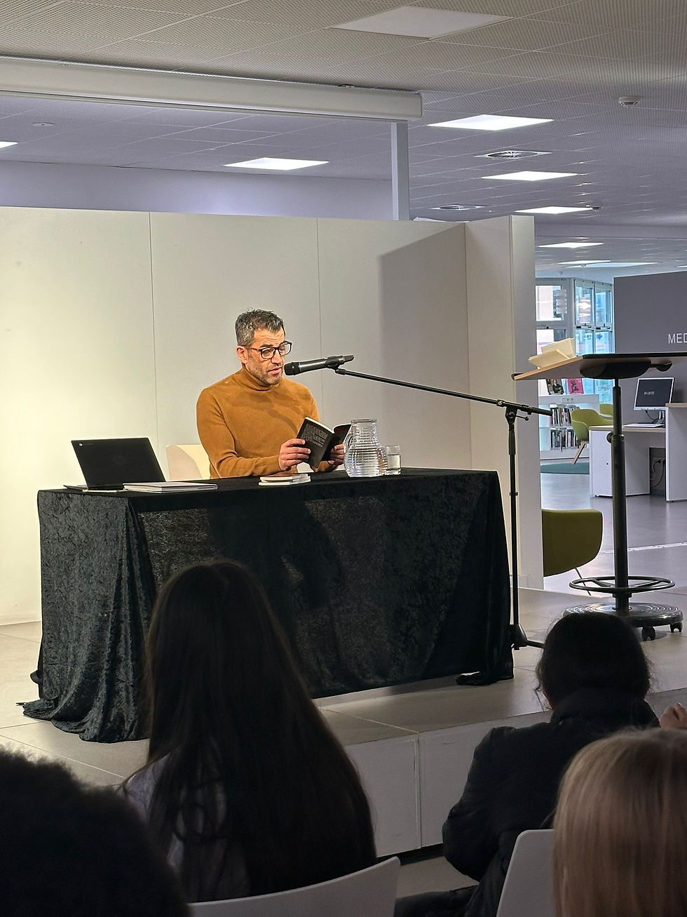 Bundesweiter Vorlesetag 2025 - Besuch in der Stadtbibliothek RE