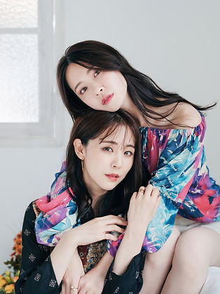 Fashion concept of young asian woman. Beauty photo. Cosmetics. Skin care. Body care..jpg