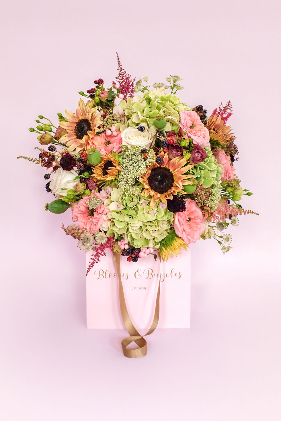 Blackberry Bliss Large Deluxe Handtied Bouquet
