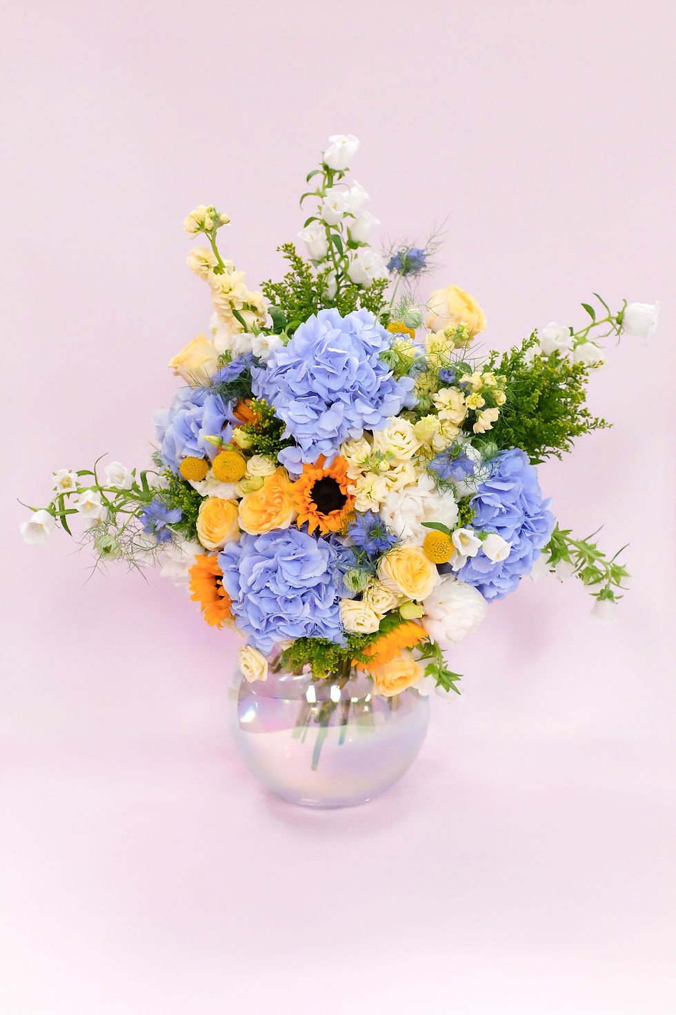Bright Sunny Skies Large Deluxe Handtied Bouquet