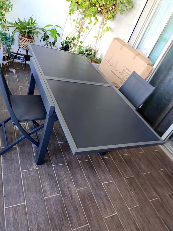תמונה ממוזערת: שולחן נפתח לגינה ולכל מרפסת מאלומיניום עם זכוכית מחוסמת 90X90