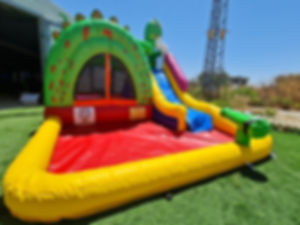 מתנפח רטוב "דינוזאור" 2.85*3.2*3.6 מטר -להשכרה