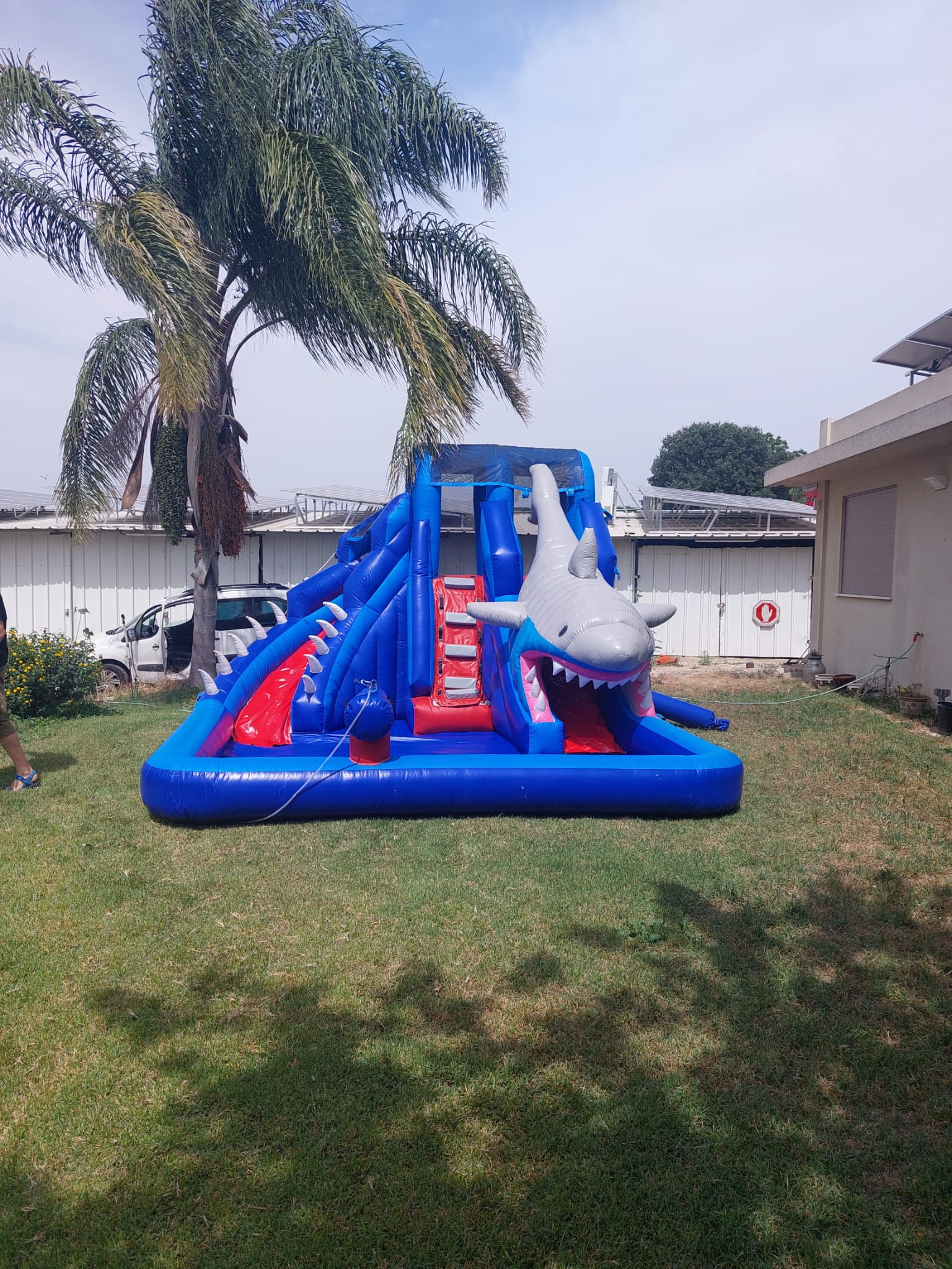 מתנפח רטוב "הכריש הגדול" 3*4*5 מטר -יד 2 למכירה