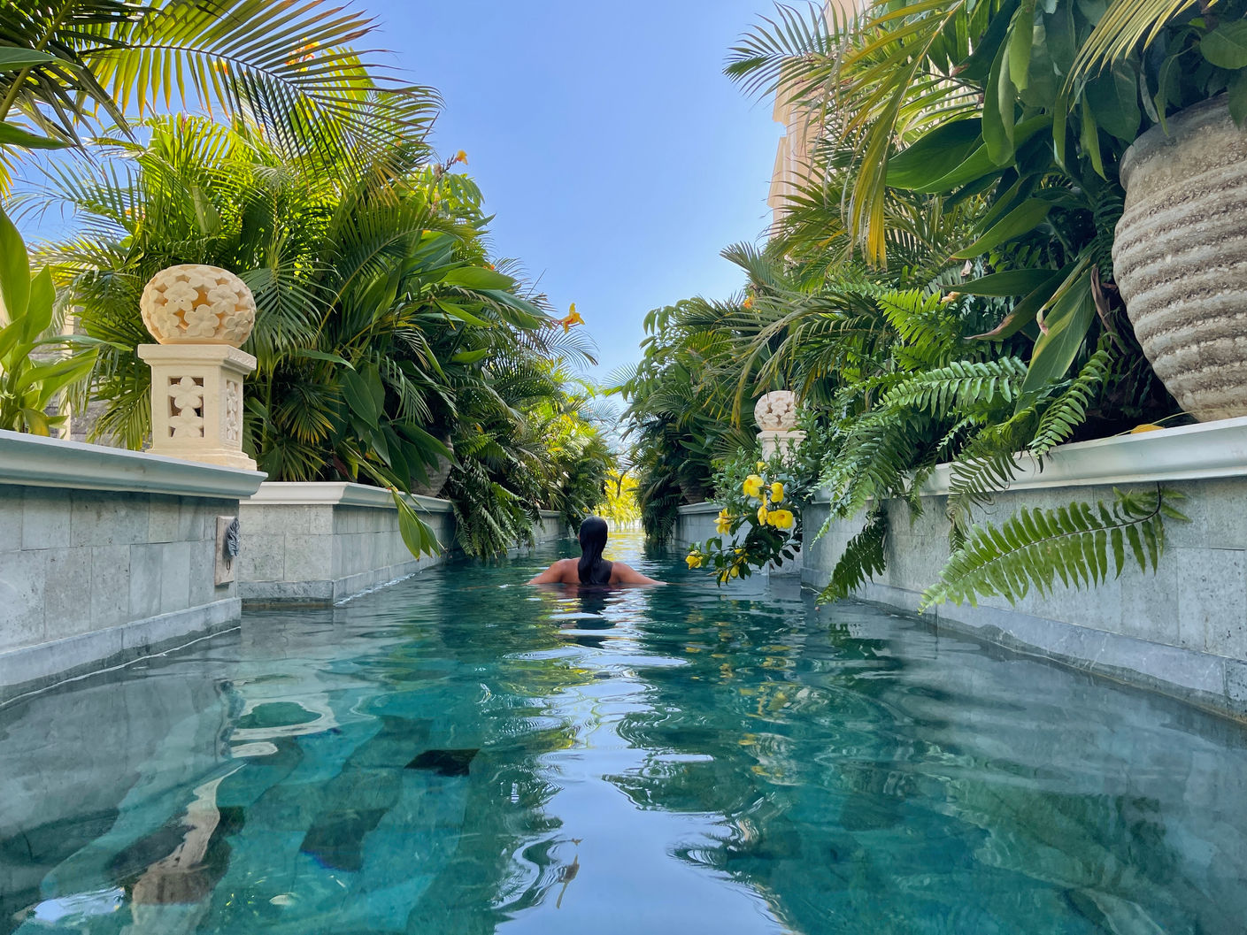 luxury-lifestyle-at-the-swimming-pool-of-a-luxury-2022-02-27-17-51-33-utc.jpeg
